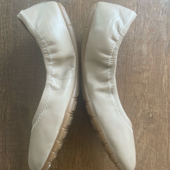 Cole Haan Zero grand Ballet Flat in Maple Sugar, size 5.5B - Picture 2 of 5